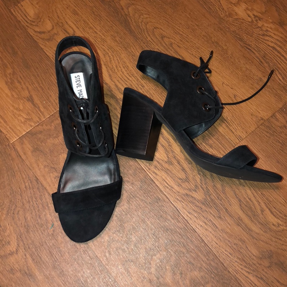 STEVE MADDEN 4 INCH BLACK HEELS